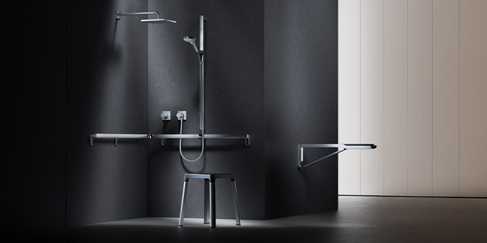 Der Raum zeigt eine stilvolle Duschinstallation mit minimalistischen Linien und einem praktischen Hocker für Komfort und Unterstützung.